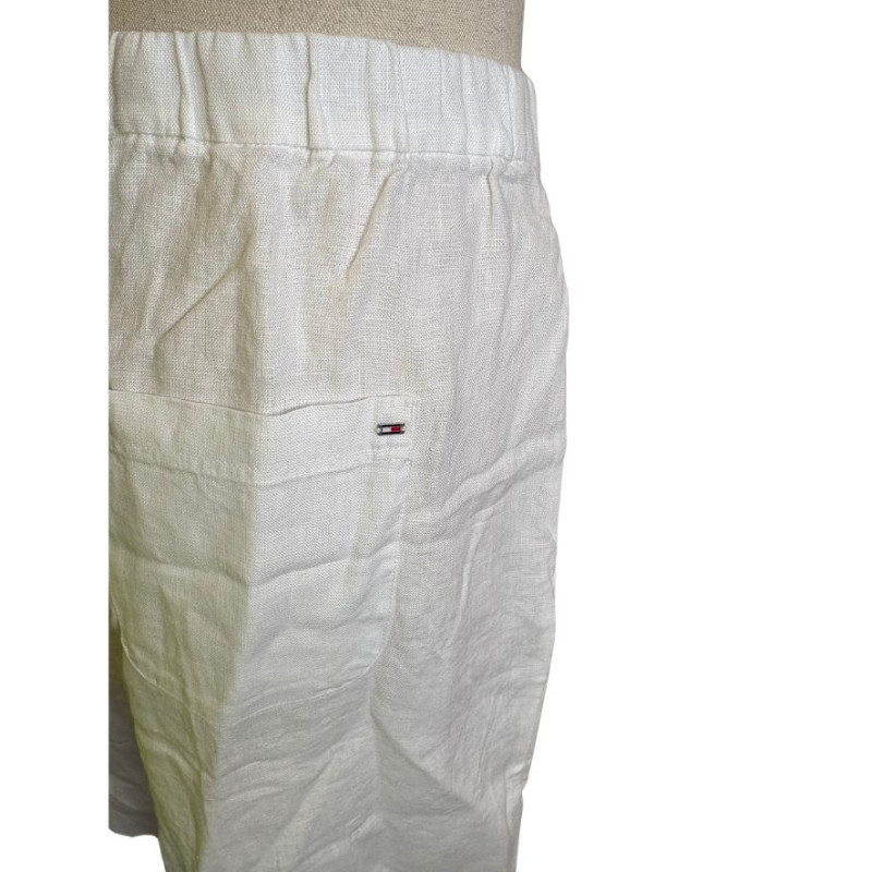 bermudas en lin blanc